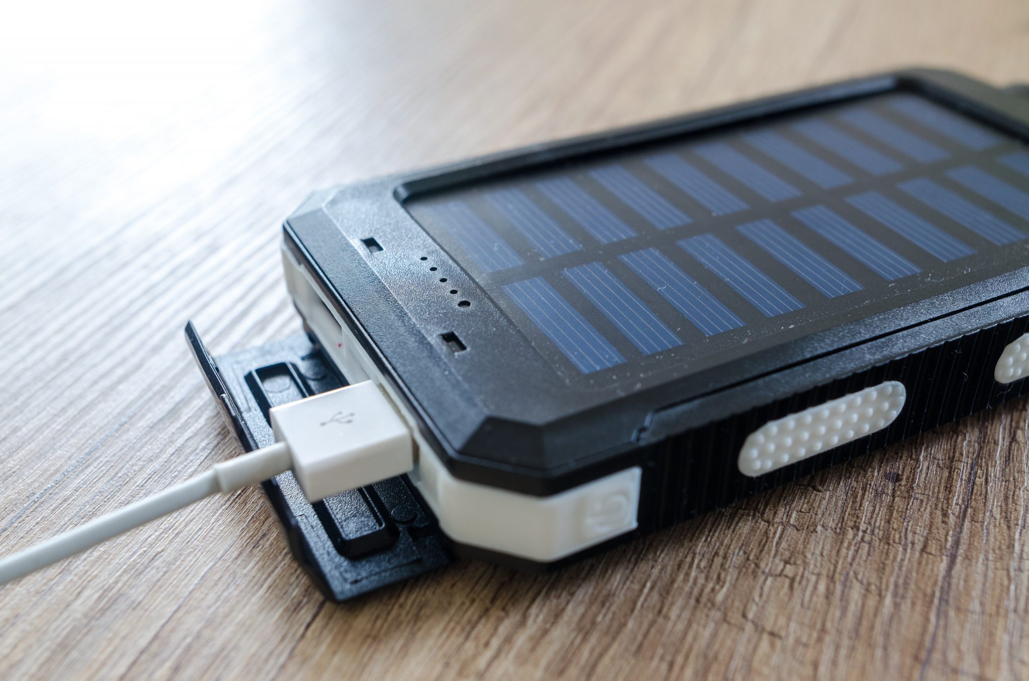 8 iPhone Charging Cases to Extend Battery Life 8 iPhone Charging Cases to Extend Battery Life